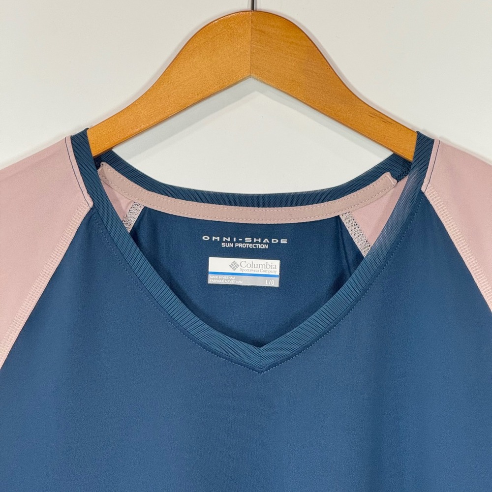 Columbia Shirt Women L Blue Pink Omni-Shade Sun Protection Raglan V-Neck AK2604 - Picture 2 of 8
